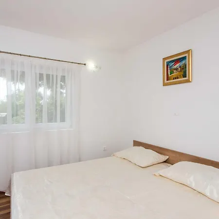 Djurkovic - One-bedroom With Shared Terrace And Sea View Apartmán
