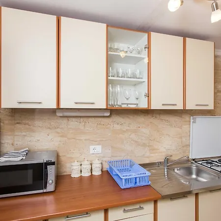 Djurkovic - One-bedroom With Shared Terrace And Sea View Apartmán *