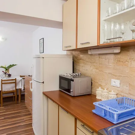 Appartamento Djurkovic - One-bedroom With Shared Terrace And Sea View *