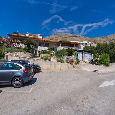 Djurkovic - One-bedroom With Shared Terrace And Sea View Mlini