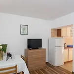 Djurkovic - One-bedroom With Shared Terrace And Sea View Mlini