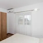 Appartamento Djurkovic - One-bedroom With Shared Terrace And Sea View *