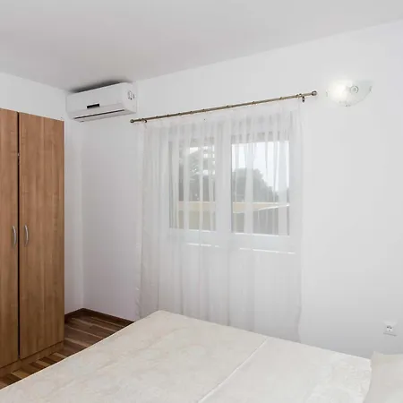 Apartment Djurkovic - One-bedroom With Shared Terrace And Sea View *