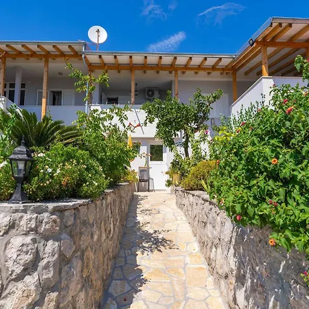 アパート Djurkovic - One-bedroom With Shared Terrace And Sea View