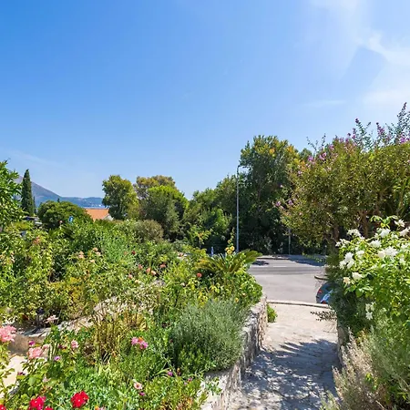 Djurkovic - One-bedroom With Shared Terrace And Sea View Mlini