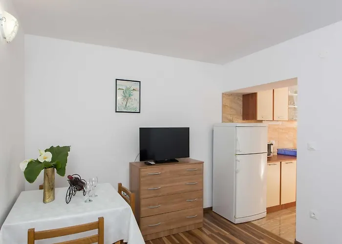 Djurkovic - One-bedroom With Shared Terrace And Sea View 米利尼