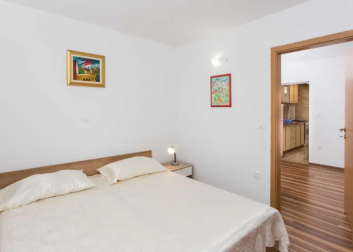 公寓 Djurkovic - One-bedroom With Shared Terrace And Sea View 米利尼