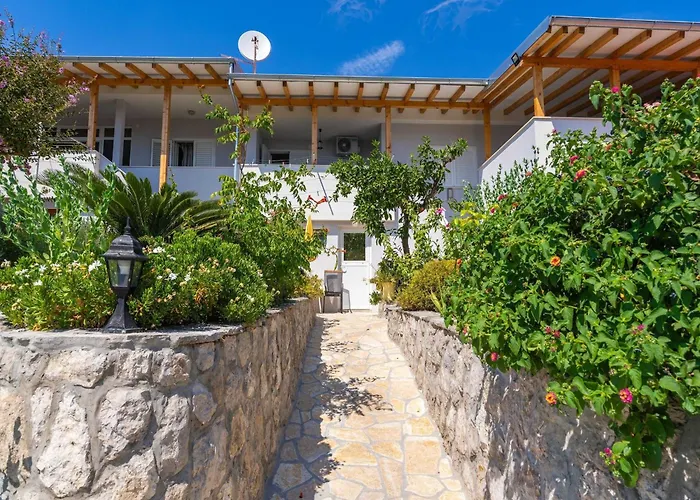 公寓 Djurkovic - One-bedroom With Shared Terrace And Sea View